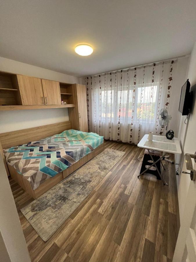 Apartament Cu 2 Dormitoare - Madalina Corabia 외부 사진